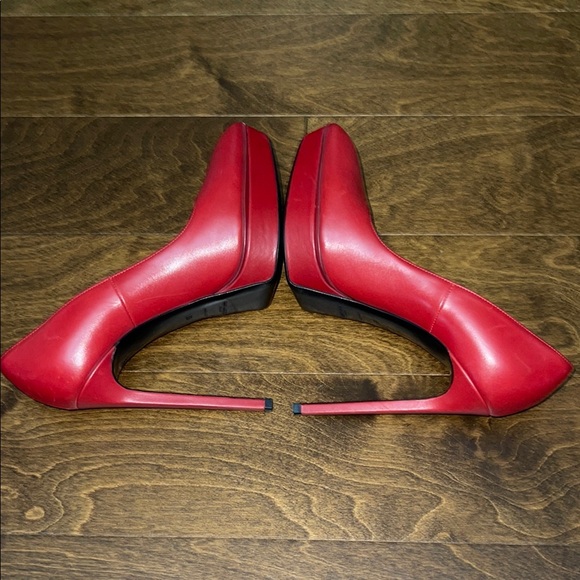 Saint Laurent Janis Red Pumps - Picture 8 of 14